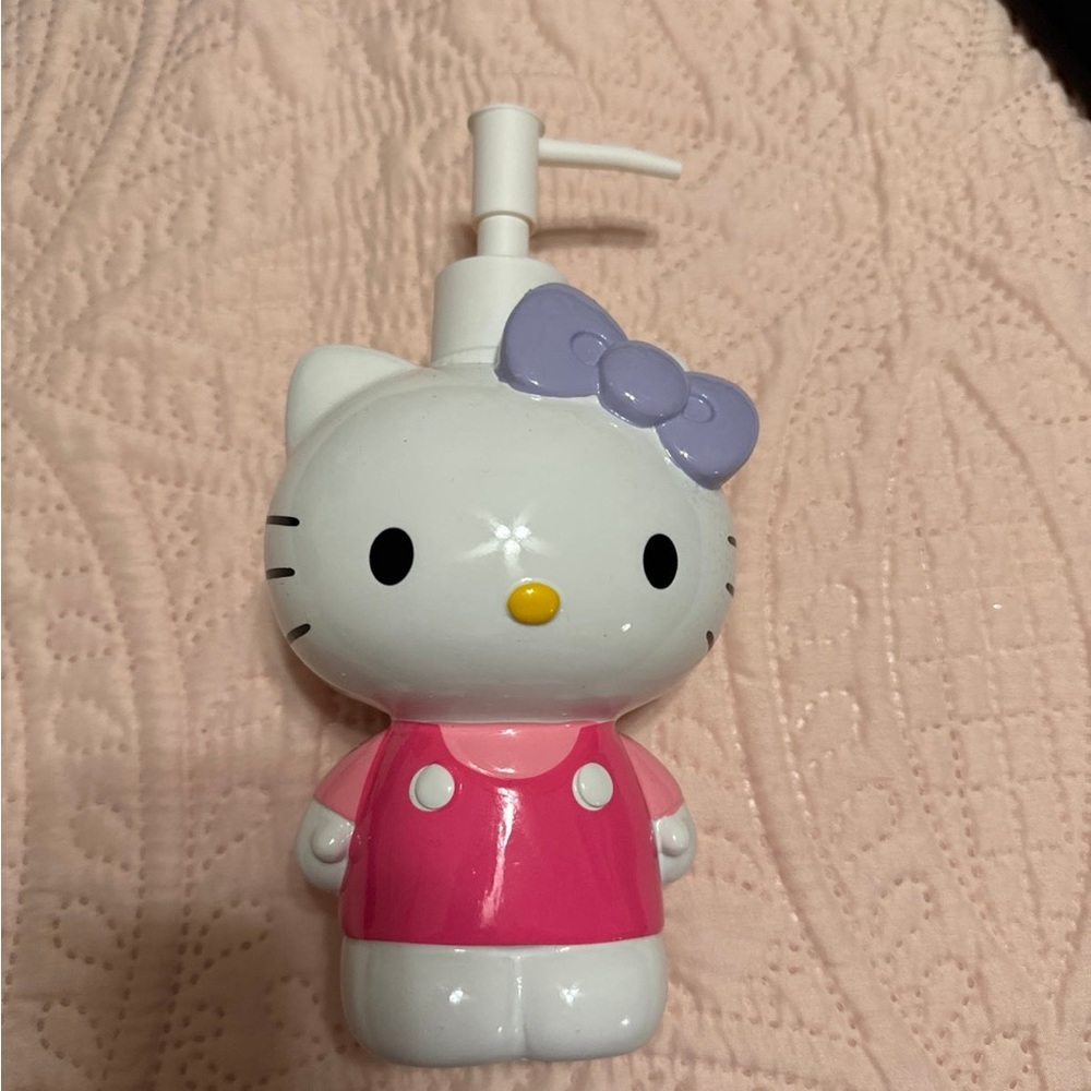 Hello kitty pink soap dispenser